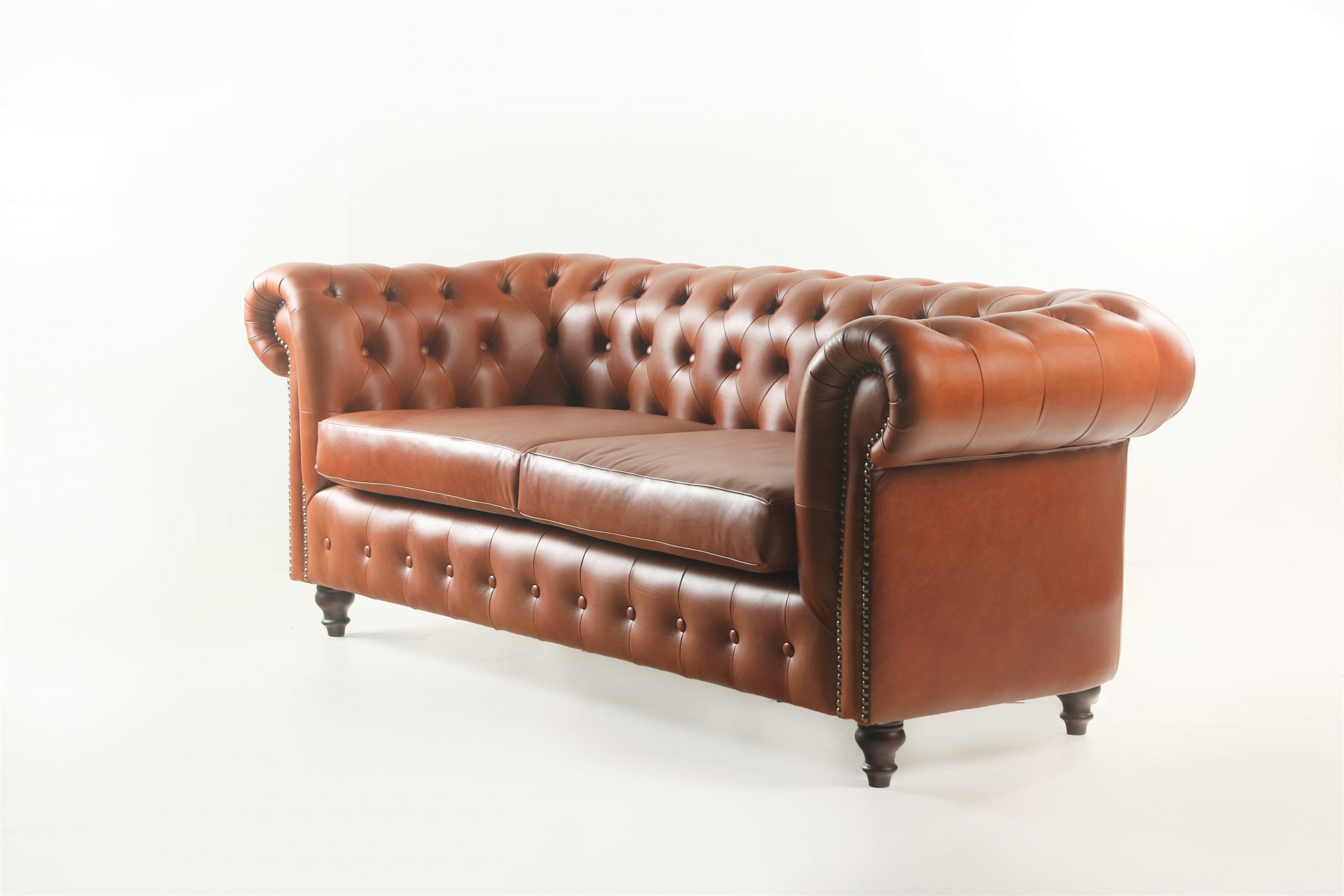 Sofá Chesterfield Color Fargo Whiskey, asiento liso-2