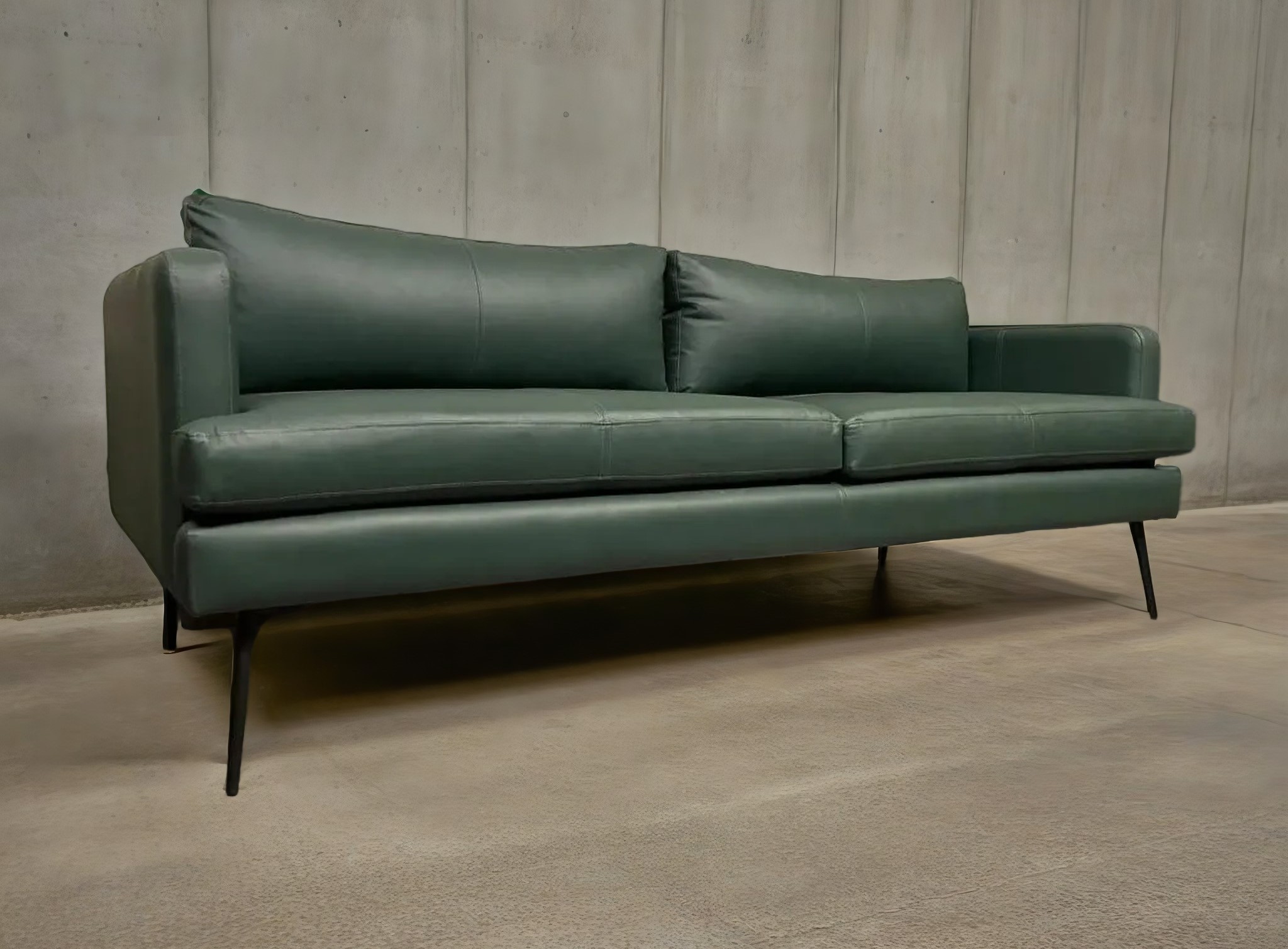 Sofa de Cuero – Slim Sasiori Color Verde Ingles, asiento liso, Cuero 100% Natural Uruguayo