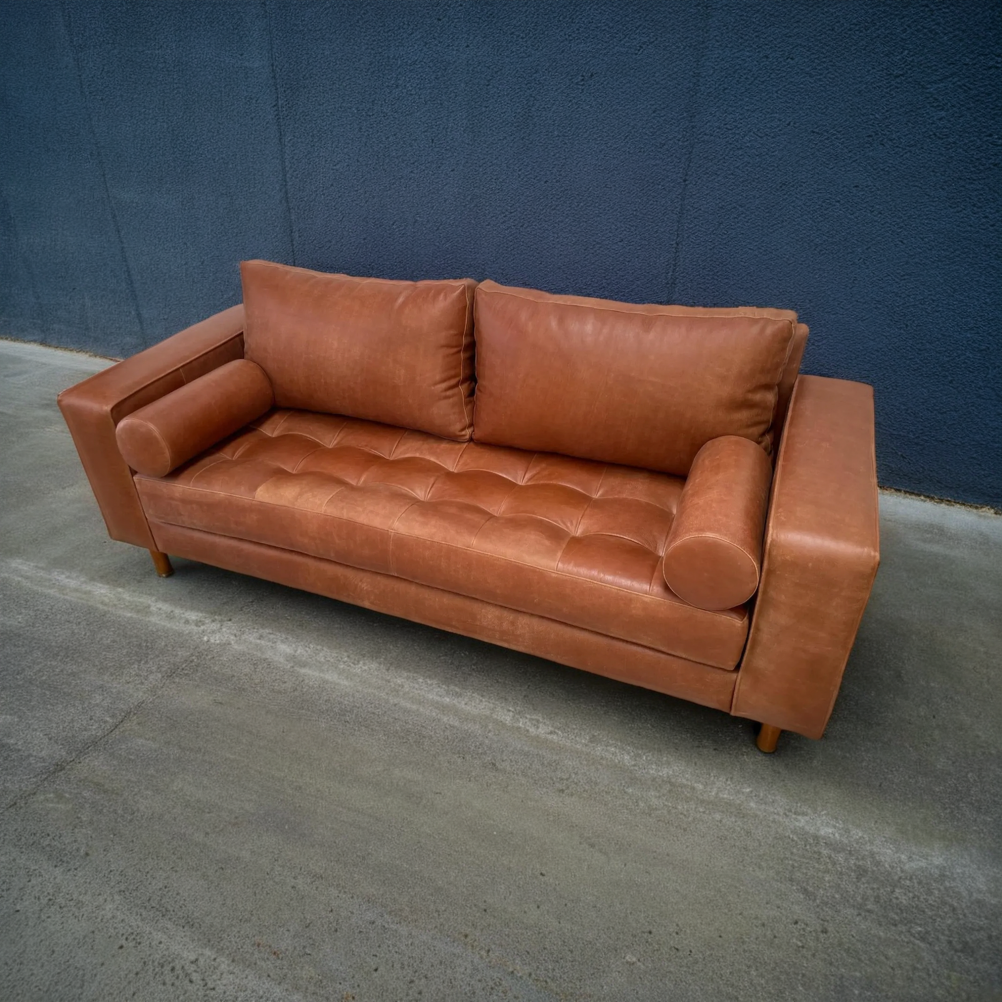 Sofa de Cuero – Sofá Leggero, Color Milagro Fargo Whiskey, 1 cojín asiento, Cuero 100% Natural Uruguayo